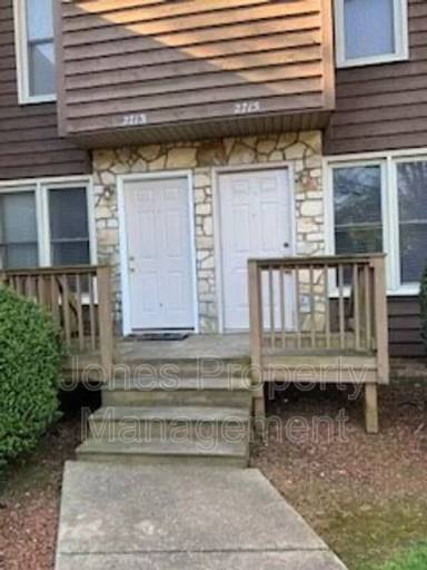 Main picture of 2882 Mountcrest Cir NW