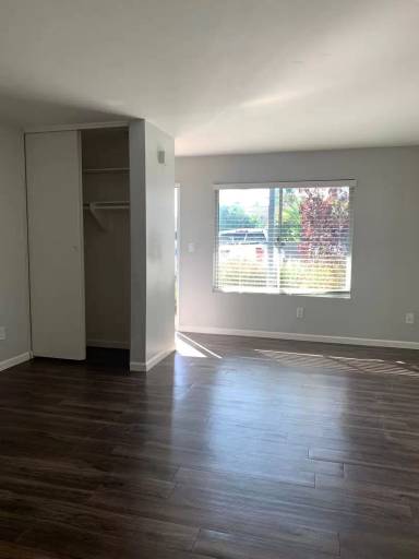 Main picture of 2525 Broadway