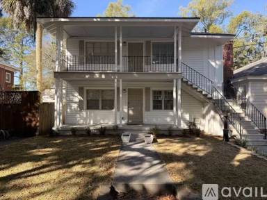 Main picture of 3211 Bull St