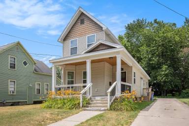 Main picture of 545 James Ave SE