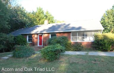 Main picture of 2600 N Centennial St