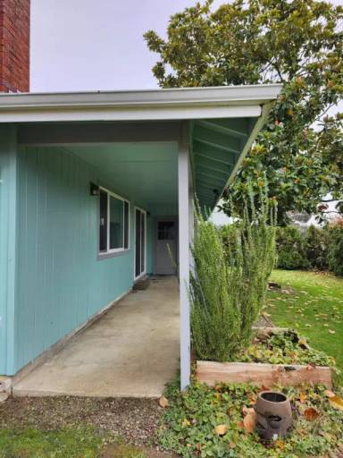 Main picture of 604 NW Linden Ave