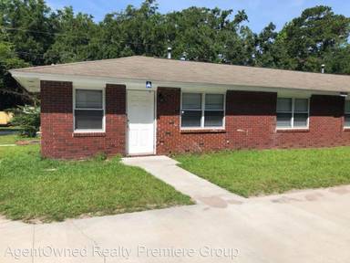 Main picture of 4353 Leslie St