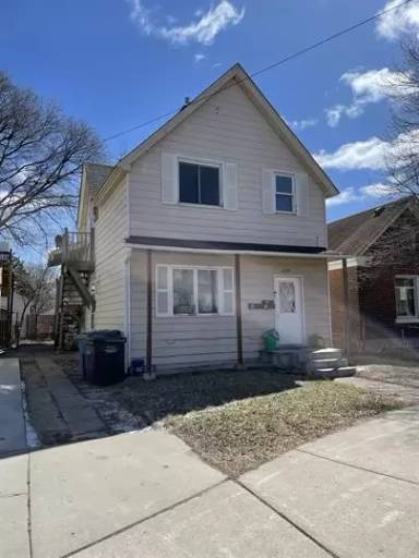 Main picture of 2113 5th St NE