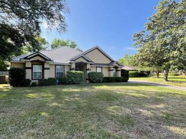 Main picture of 231 Olde Post Rd