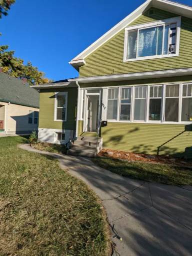 Main picture of 617 8th Ave S