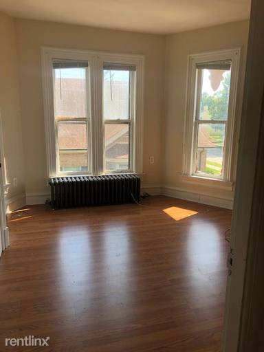 Main picture of 109 S Huron St