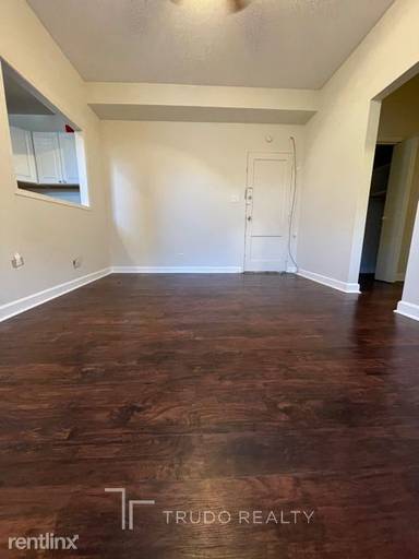 Main picture of 3345 N Marshfield Ave