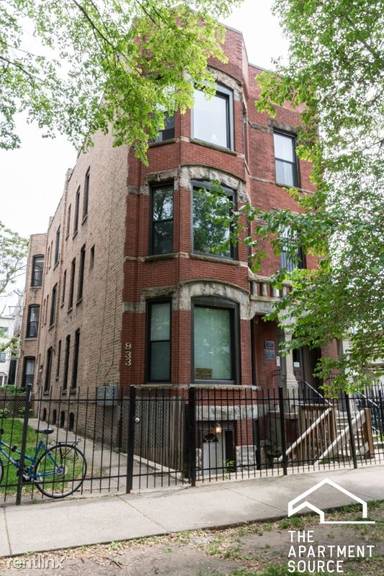 Main picture of 933 W Fletcher St