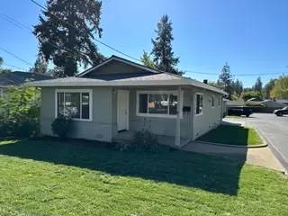 Main picture of 809 W Main St