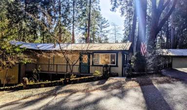 Main picture of 250 Woodpecker Ln