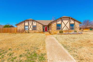 Main picture of 1321 Kelly Park Rd