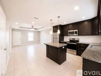 Main picture of 205 Teak Dr