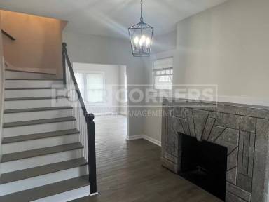 Main picture of 400 Beech St