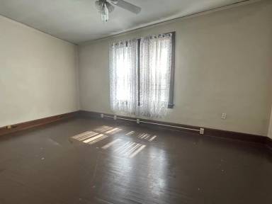 Main picture of 3635 Glenmore Ave