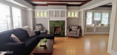 Main picture of 2002 E Newberry Blvd