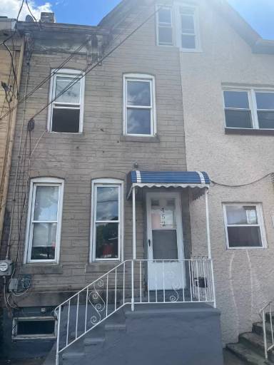 Main picture of 452 Klagg Ave