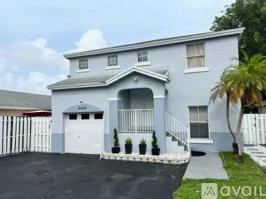 Main picture of 4440 SW 72nd Ter