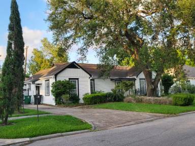 Main picture of 3325 Tampa St