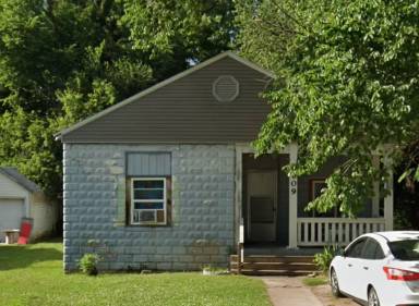 Main picture of 609 W Hovey St
