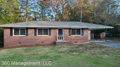 Main picture of 352 Village Dr