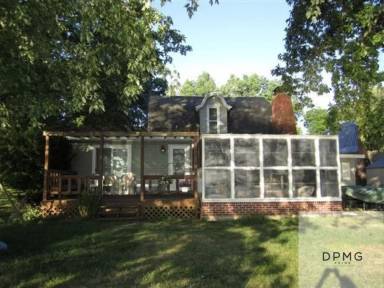 Main picture of 9310 Oakdale Dr