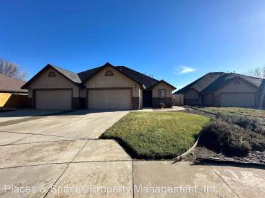 Main picture of 653 Marijean Way