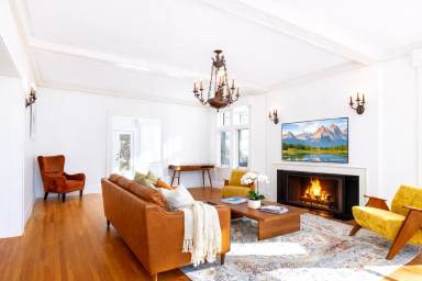 Main picture of 671 Prospect St