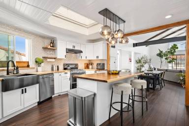 Main picture of 2322 La Costa Ave