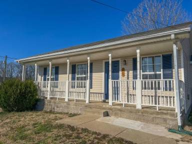 Main picture of 438 Cranklen Cir
