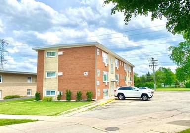 Main picture of 41 E Blecke Ave