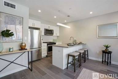 Main picture of 236 Hanover St