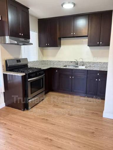 Main picture of 1204 E Lexington Dr