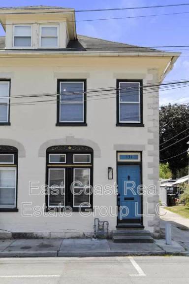 Main picture of 131 Fairground Ave