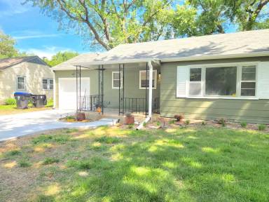 Main picture of 2416 SW 25th Dr