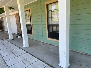 Main picture of 4615 Gladstone Dr