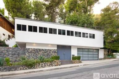 Main picture of 2001 N Curson Ave