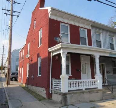 Main picture of 781 Maple St
