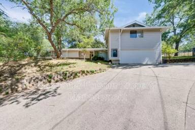 Main picture of 211 Sandy Ct