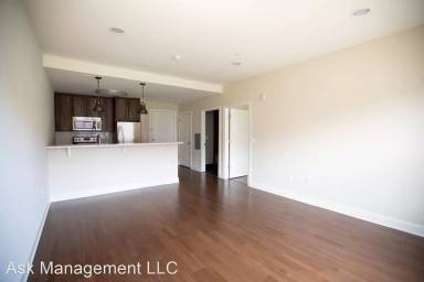 Main picture of 100 Marshall St Apartments