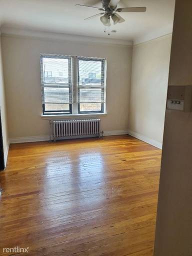 Main picture of 948 W Cuyler Ave Apartments
