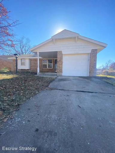 Main picture of 1300 Parkwoods Ct