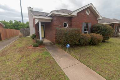 Main picture of 8357 Grand Oak Ct