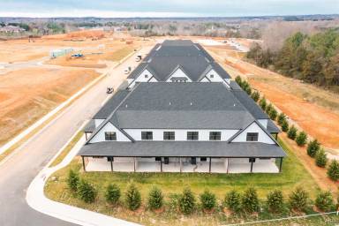Main picture of 1008 Easton Ct