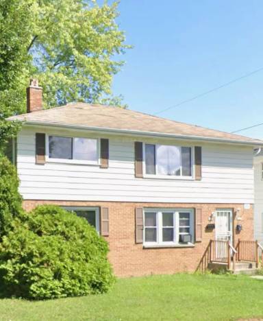 Main picture of 5876 N 61st St