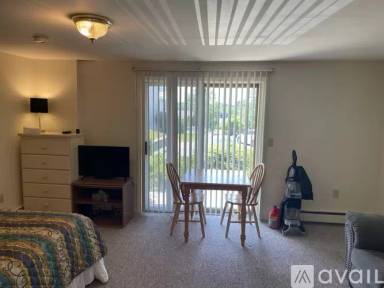 Main picture of 834 State St
