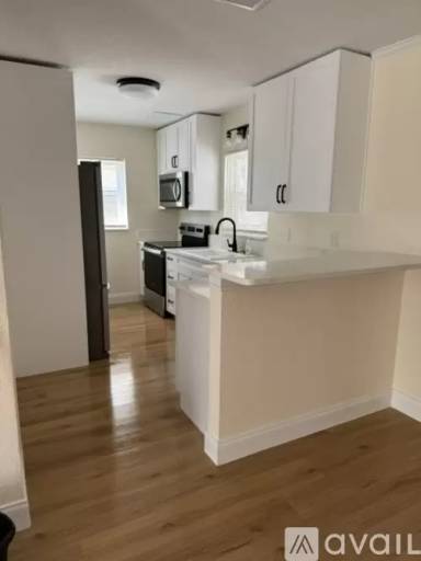 Main picture of 3611 S Gardenia Ave