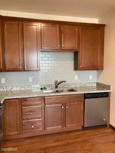 Main picture of 18 E Kansas City St