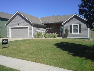 Main picture of 936 Witch Hollow St