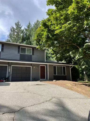 Main picture of 9014-30 10th Pl SE